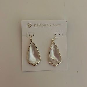 kendra scott dangly earrings